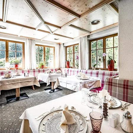 Hotel Vierjahreszeiten Tux