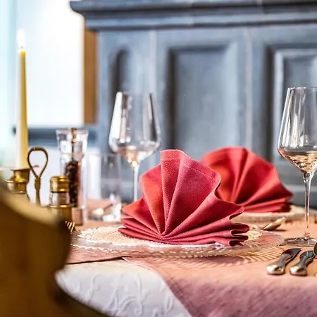 Vierjahreszeiten Hotel 4*