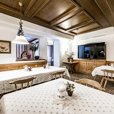 Vierjahreszeiten Hotel