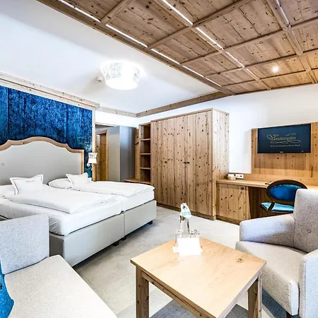 Vierjahreszeiten Hotel 4*