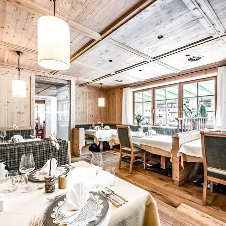 Hotel Vierjahreszeiten Tux