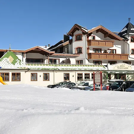 Vierjahreszeiten Hotel 4*