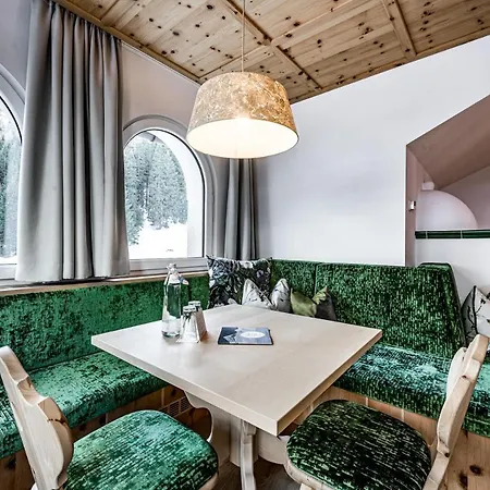 Hotel Vierjahreszeiten Tux