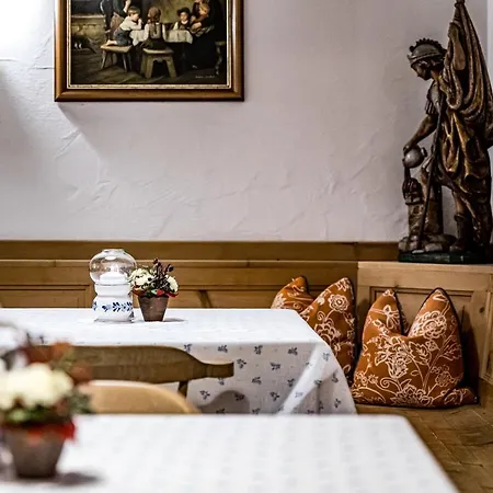 Vierjahreszeiten Hotel