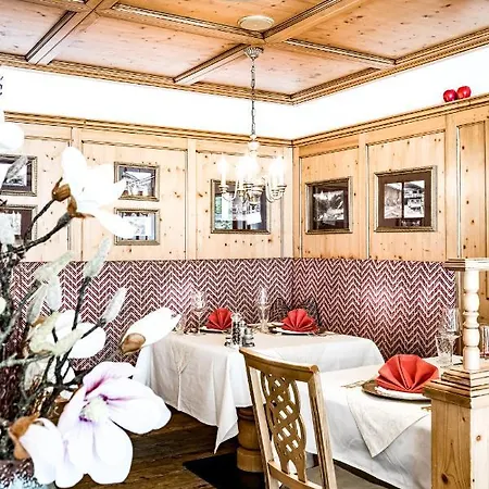 Hotel Vierjahreszeiten Tux