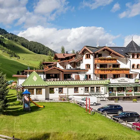 Hotel Vierjahreszeiten Tux