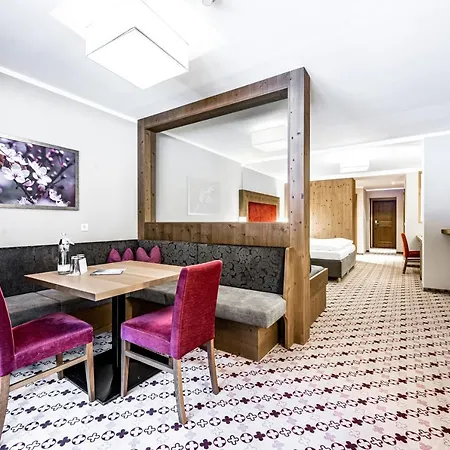 Hotel Vierjahreszeiten Tux