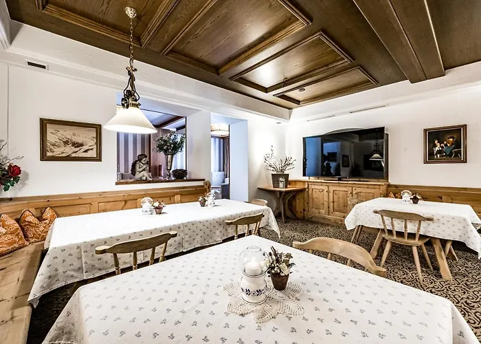 Vierjahreszeiten Hotel